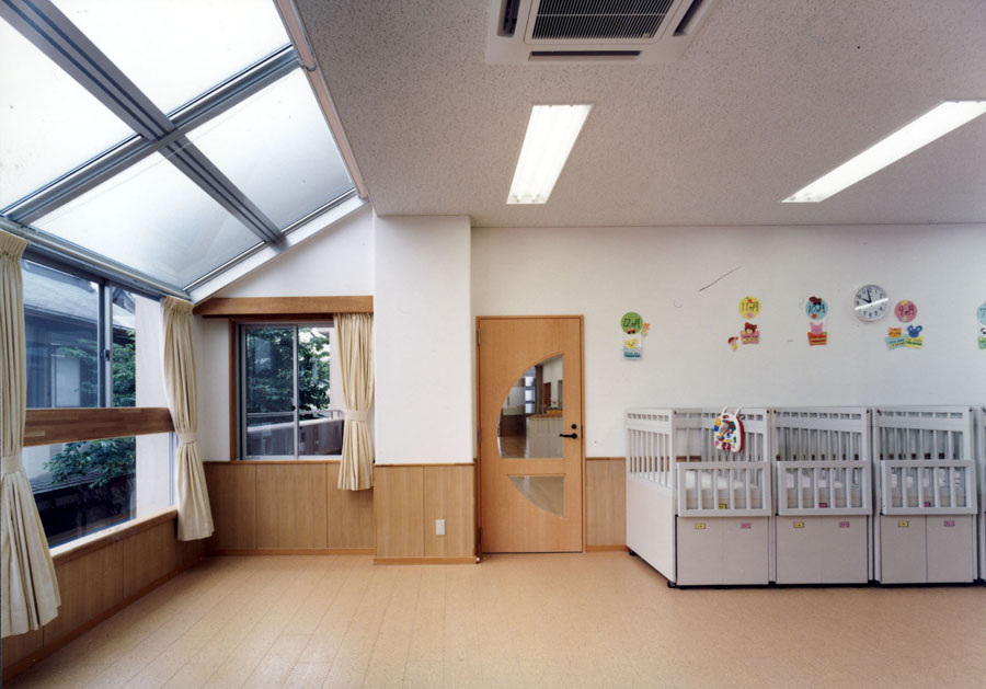 山王保育園｜小田原市認定こども園　保育の様子保育室（0歳）